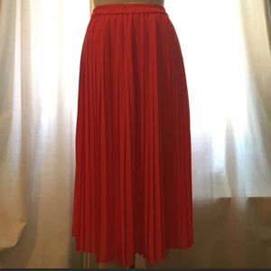 Club Monaco coral pleated midi skirt
